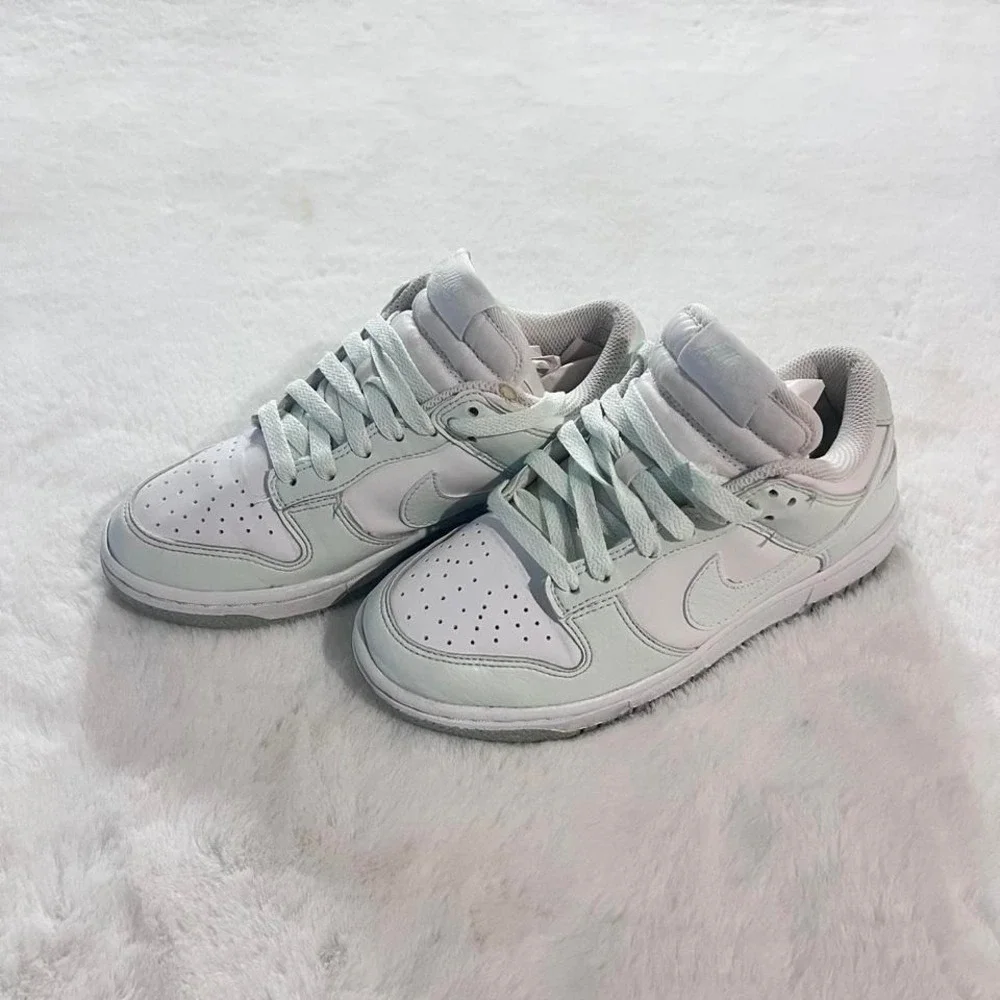 Kids‎ tenis shoes size 5.5 Excellent condition